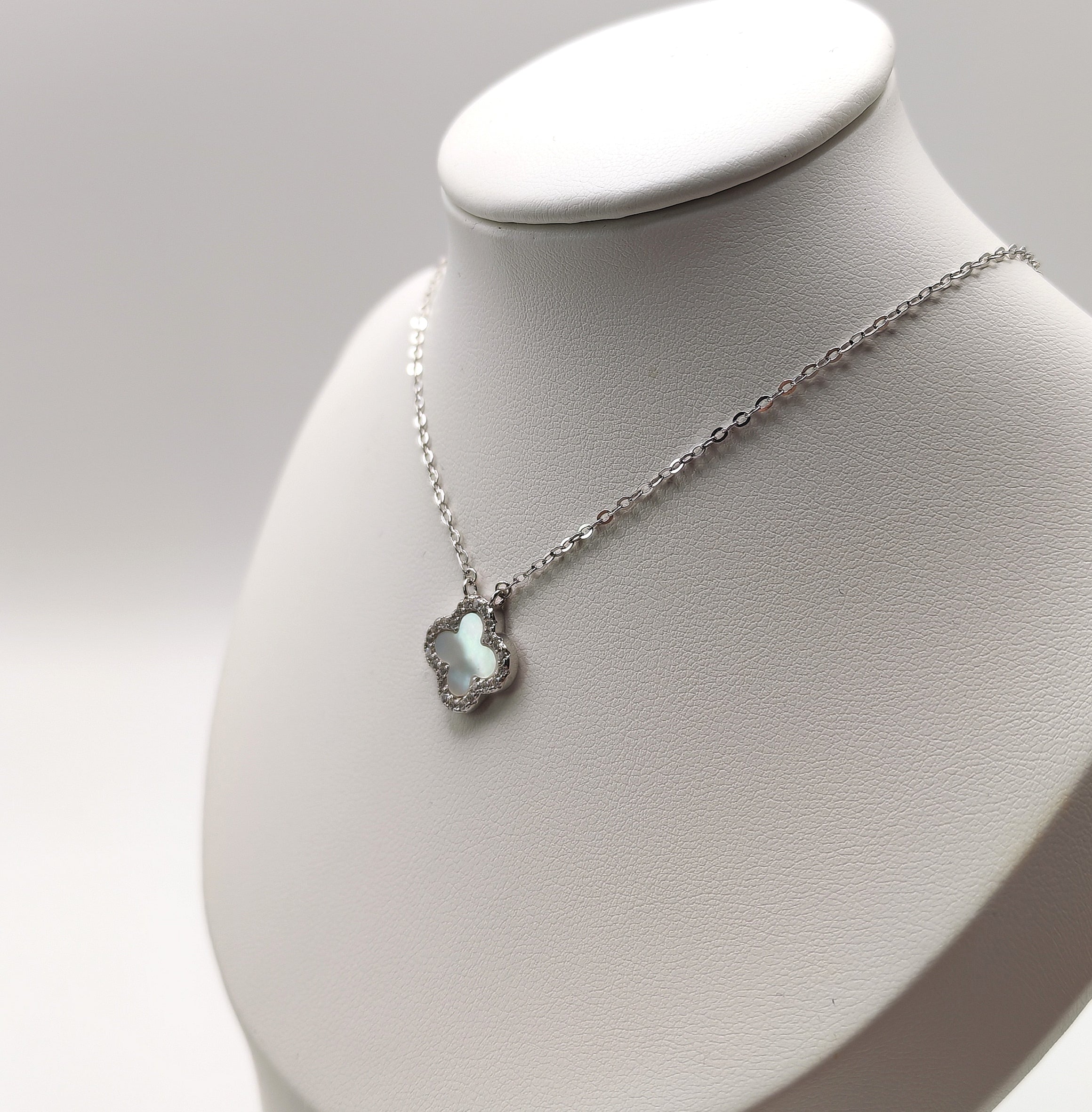 Delicate 925 Sterling Silver White Mother of Pearl and Cubic Zirconia Clover Necklace